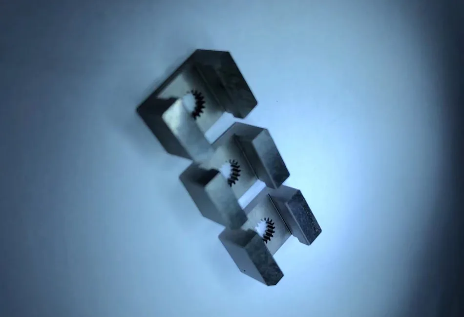 Ciri-ciri Bahagian EDM wayar Gear.